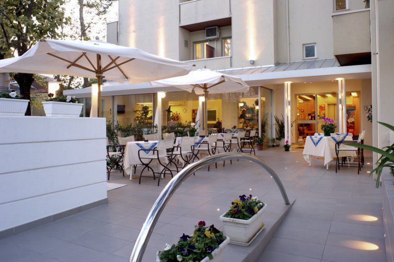 Hotel Nives 리미니 외부 사진